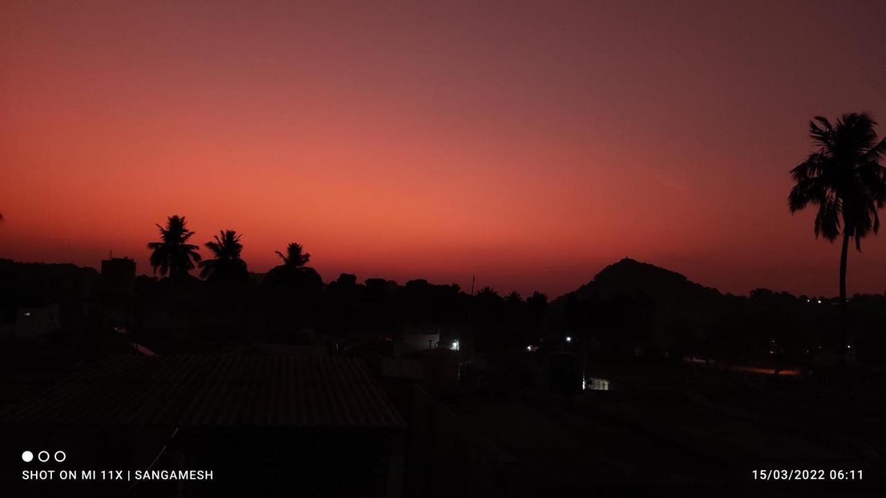 Temple View Guest House Hampi Exterior photo